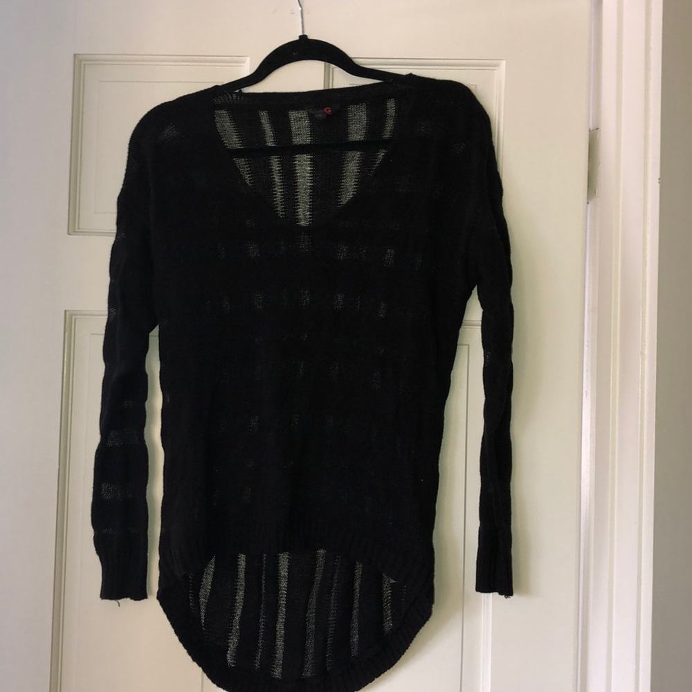 GUESS | Scoop neck knit sweater.